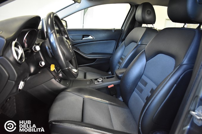 MERCEDES-BENZ GLA 200 d Automatic Business